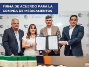 Firma de acuerdo para la compra de medicamentos.