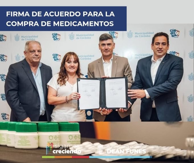 Firma de acuerdo para la compra de medicamentos.