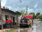 Fuerte tormenta en Deán Funes: calles anegadas e ingreso de agua en viviendas.