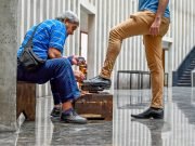 Juan Carlos Torres, el histórico lustrador de zapatos de la Legislatura.