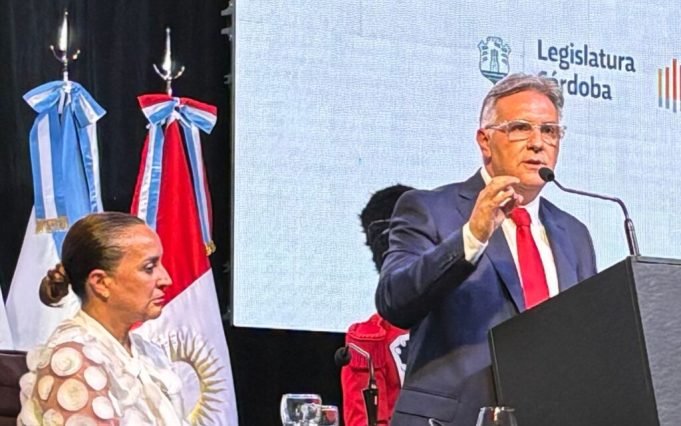 Llaryora: Córdoba revaloriza la fuerza policial.