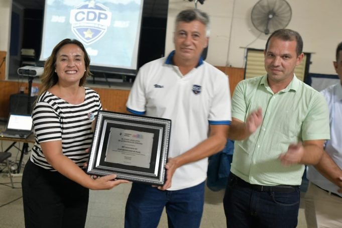 Prunotto entregó aportes a instituciones de Pilar.