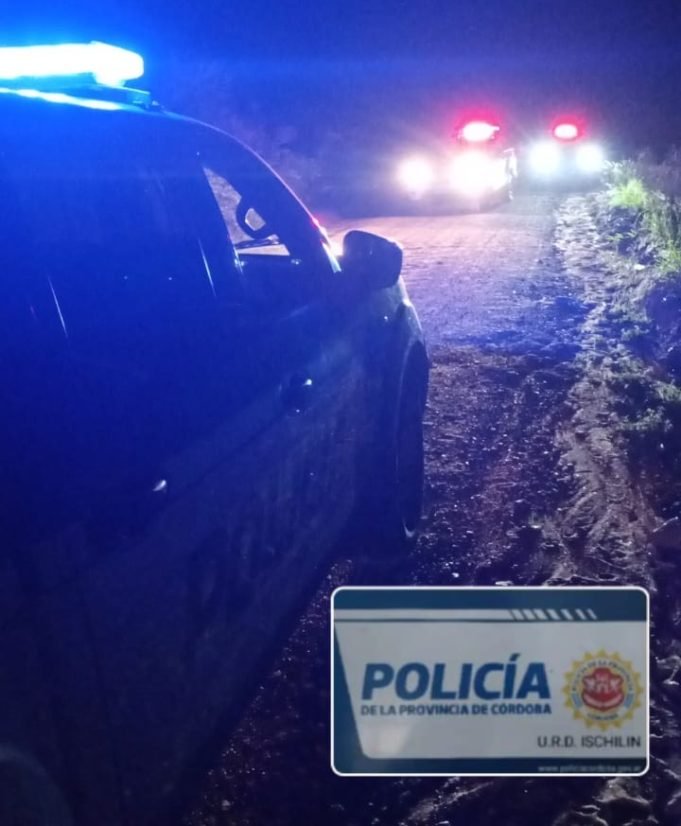 Incendio de vehículo en zona rural entre Avellaneda y El Estanque.