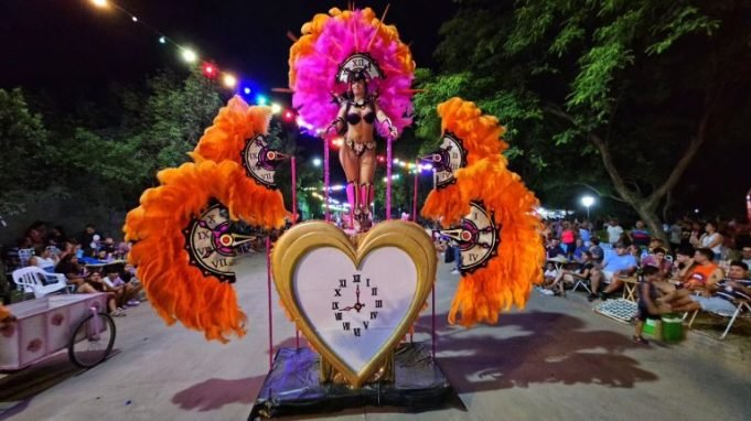 Córdoba vivió un fin de semana de Carnaval con gran movimiento turístico.