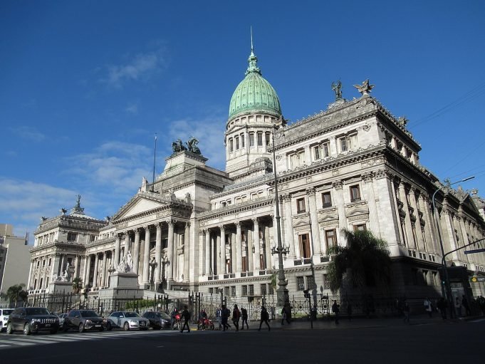 La Cámara de Diputados aprobó el DNU de Milei por el acuerdo con el FMI.