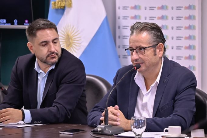 Legisladores dan nuevo impulso a cooperativas de trabajo y fortalecimiento del sector mutualista.