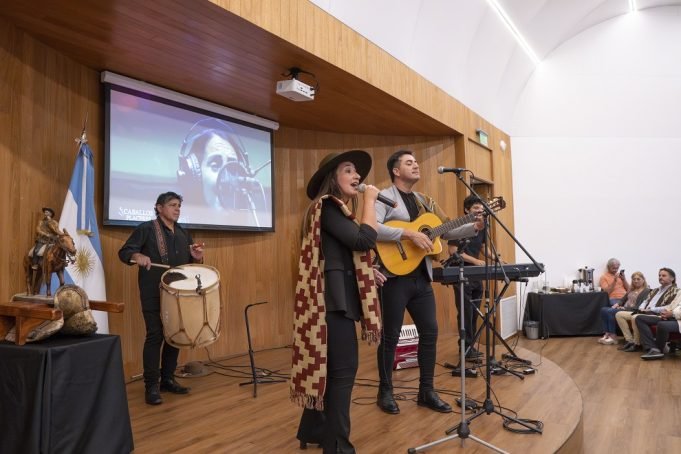 Legislatura: presentaron un documental sobre la peregrinación por los caminos del Cura Brochero.