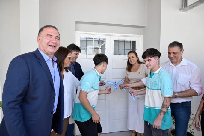 Prunotto y Ferreyra inauguraron la ampliación del IPET 44 de Miramar.