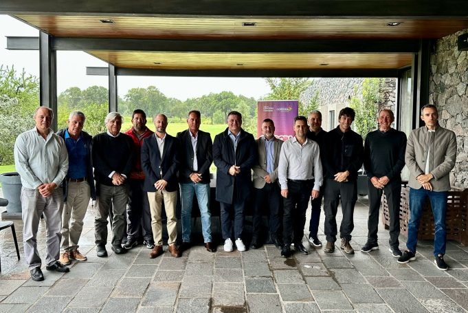 Se firmó un convenio entre la Agencia Córdoba Turismo y la Federación de Golf de la Provincia.