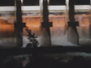 Video: Impactante efecto rebalse en el dique Arturo Illia por el fuerte viento sur en Cruz del Eje.