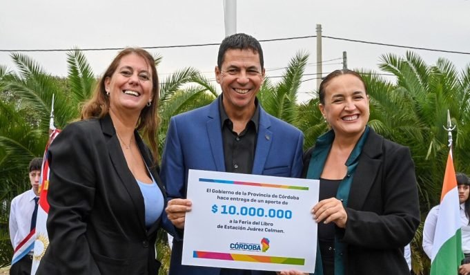 Prunotto participó de la apertura de la Feria del Libro de Estación Juárez Celman.