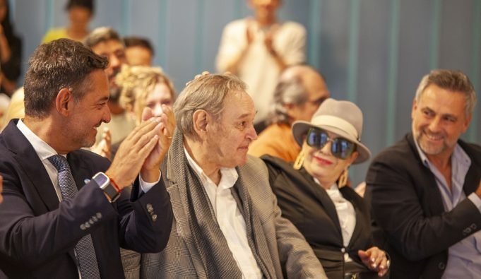 Por sus aportes al mundo del básquet, la Legislatura reconoció al periodista y exjugador Juan Cisneros.