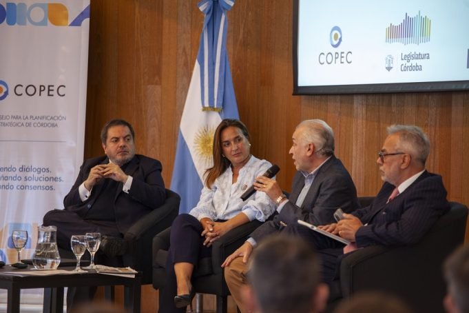 Con la disertación de la CEPAL, comenzó el ciclo de charlas “Construyendo diálogos”.
