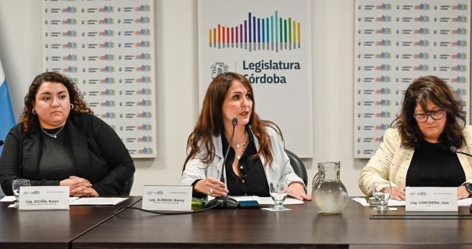 En comisión: aval para declarar de interés legislativo la canción “Reina Madre”.