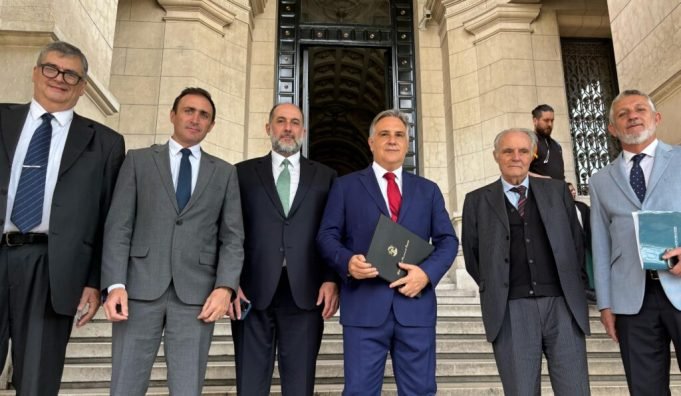 Fuerte reclamo de Llaryora ante la Corte Suprema por los fondos adeudados por Nacion a la Caja de Jubilaciones