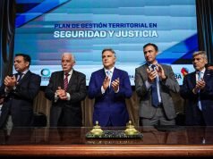 Llaryora presentó los nuevos distritos policiales y judiciales de la ciudad de Córdoba.