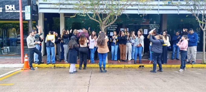 Protesta de Empleados Judiciales en Deán Funes: Solicitan Incremento Salarial y Equiparación.