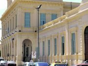 Balearon a una adolescente para robarle el celular en Alto Alberdi: está internada en grave estado.