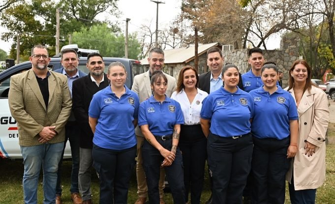Myrian Prunotto presidió la entrega de un nuevo móvil para fortalecer la seguridad en La Granja.