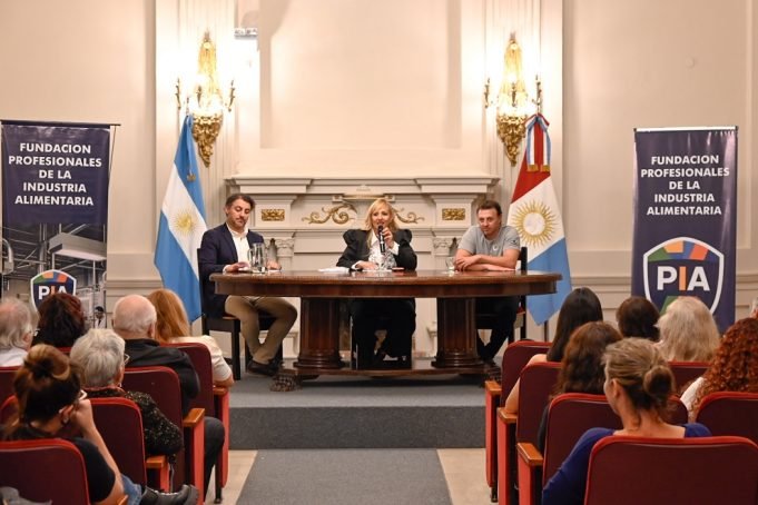 En la Legislatura Histórica se presentó la Fundación Profesionales de la Industria Alimentaria.