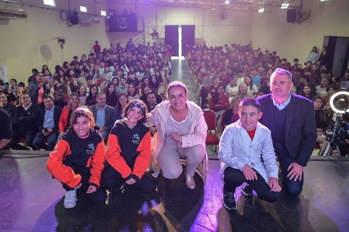 Prunotto presentó el programa “Nuestra Bandera” y se reunió con mujeres referentes del departamento Punilla.