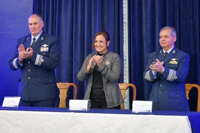 Myrian Prunotto presidió la 73ª colación de grado del Instituto Universitario Aeronáutico.