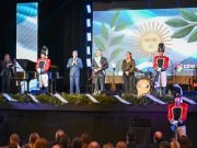 Prunotto acompañó al gobernador LLaryora en el comienzo de los festejos patrios.