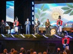 Prunotto acompañó al gobernador LLaryora en el comienzo de los festejos patrios.