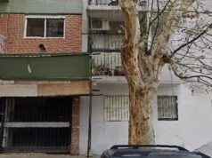 Encuentran a una pareja y sus dos hijos muertos en un departamento de Villa Crespo e investigan un crimen intrafamiliar.