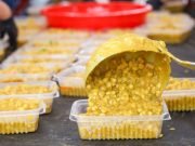 Más de 65 personas resultaron intoxicados tras un locro popular en La Rioja.