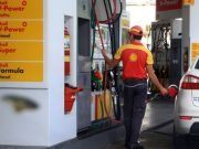 Luego de YPF otras petroleras bajaron el valor de sus combustibles.