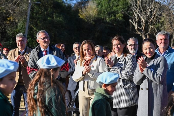 Salsipuedes: Myrian Prunotto acompañó la promesa a la Bandera de más de 200 estudiantes.