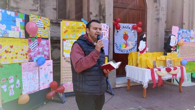 El Instituto Privado Sagrado Corazón celebró su 122° aniversario y dio inicio al mes de su patrono.