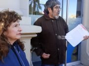 Un jubilado se encadenó en la sucursal de Bancor en Deán Funes tras ser víctima de un hackeo.