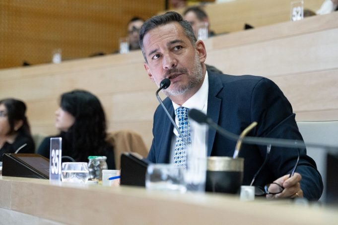 Miguel Siciliano repudió el uso de inteligencia artificial por parte de Rodrigo de Loredo: “Es un hecho vergonzoso, inmoral y constituye un delito”.