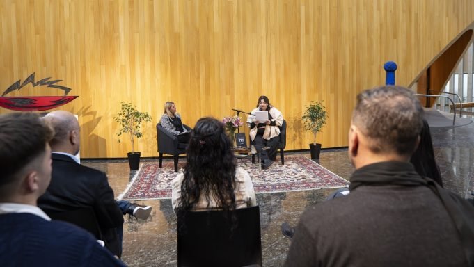 Comenzó “La Noche de las Lecturas” y la Legislatura se sumó como sede.