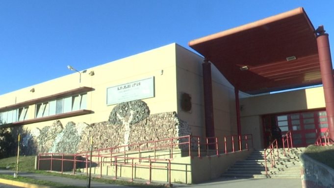 Adolescentes: atacó a una compañera con una trincheta y le hizo un corte en el cuello.