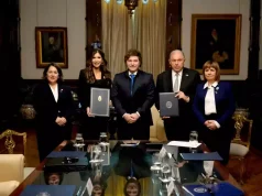 Argentina firmó el acuerdo para que los ciudadanos viajen a EE.UU. sin visa.