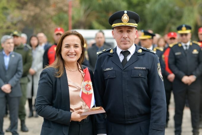 Myrian Prunotto presidió la celebración del 137° aniversario de la Dirección de Bomberos.