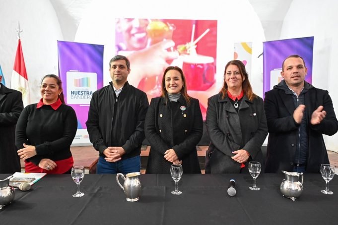 Myrian Prunotto acompañó la presentación oficial del programa “Nuestra Bandera” en Jesús María.