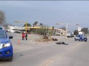 Accidente de motos en los semáforos de Ruta 60 e Irigoyen: Dos mujeres lesionadas.