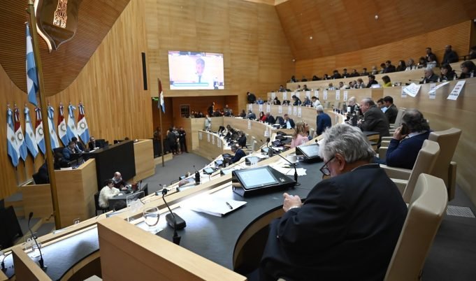 La Legislatura declaró su preocupación por la desregulación de los Colegios Profesionales