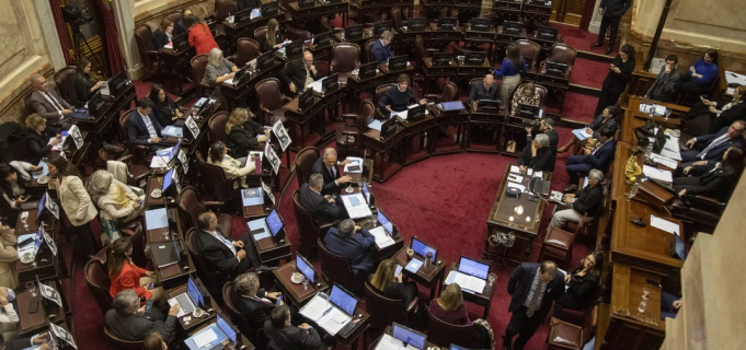 El Senado sancionó el aumento del bono jubilatorio, la recomposición del 7,2% y la extensión de la moratoria.