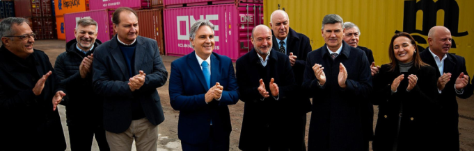 Llaryora anunció la rebaja a cero de ingresos brutos para empresas logísticas que den a Córdoba beneficios al transporte aéreo o marítimo.