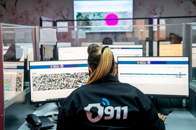Deán Funes y alrededores: Los números de emergencia 911 y 100 están momentáneamente fuera de servicio.