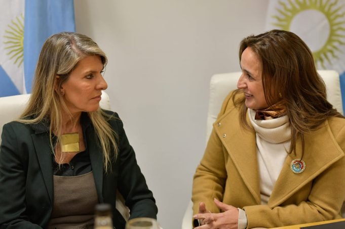 Prunotto participó en un encuentro de mujeres con la jueza federal Sandra Arroyo Salgado.