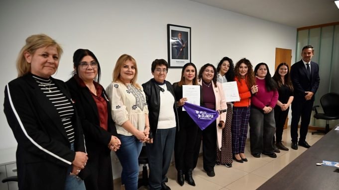 La Legislatura reconoció a la activista mexicana Olimpia Coral Melo.