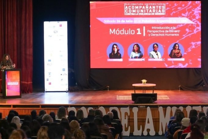 Acompañantes Comunitarios: Más de 22.000 personas se capacitan contra la violencia de género.