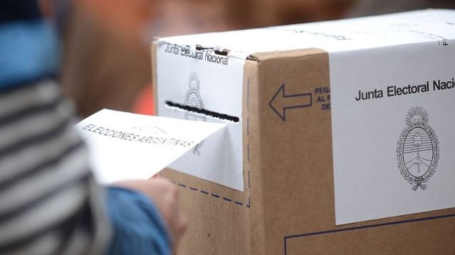 La Libertad Avanza, el peronismo y Provincias Unidas inscribieron sus frentes para las elecciones de octubre.