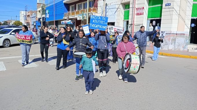 Deán Funes dijo presente contra el veto a la Ley de Emergencia en Discapacidad.